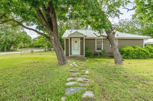 400 S Pecan St, Hamilton, TX, 76531-2230 | Card Image