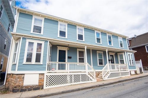13 Brewer St, Newport, RI, 02840-3437 | Card Image