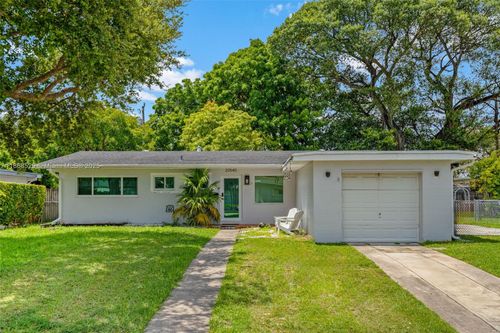 20540 Leeward Ln, Cutler Bay, FL, 33189-2416 | Card Image