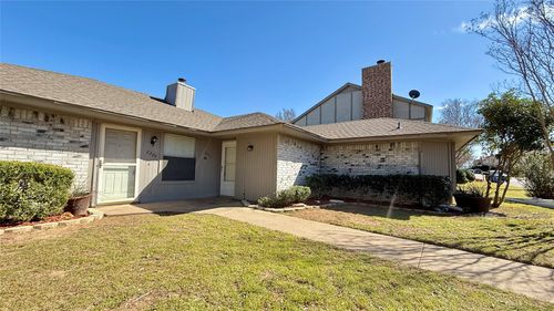 2211 Madrid Ct, Dwg, TX, 76013-5817 | Card Image