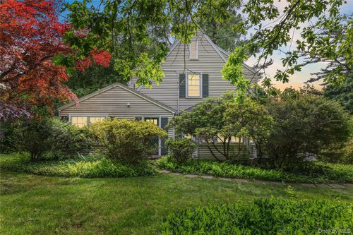 518 Pleasantville Rd, Briarcliff Manor, NY, 10510-1924 | Card Image