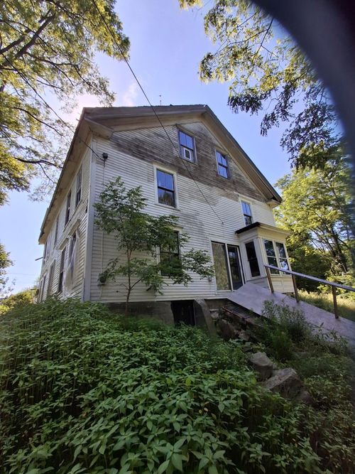 297 S Main Street, Winterport, ME, 04496 | Card Image