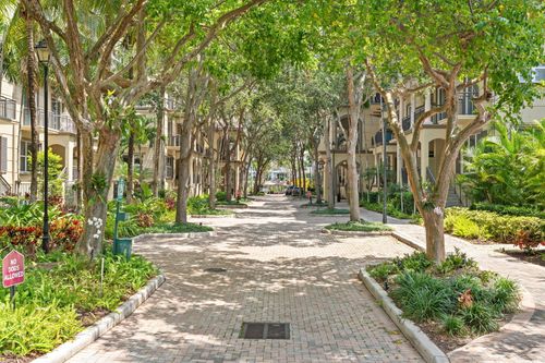 109-2617 Ne 14th Ave, Wilton Manors, FL, 33334-4384 | Card Image