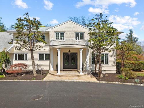 15 Cricket Lane, North Hempstead, NY, 11024 | Card Image