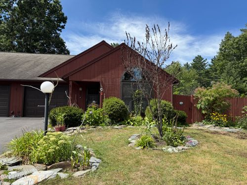 2 Margaret Dr, Queensbury, NY, 12804-9162 | Card Image