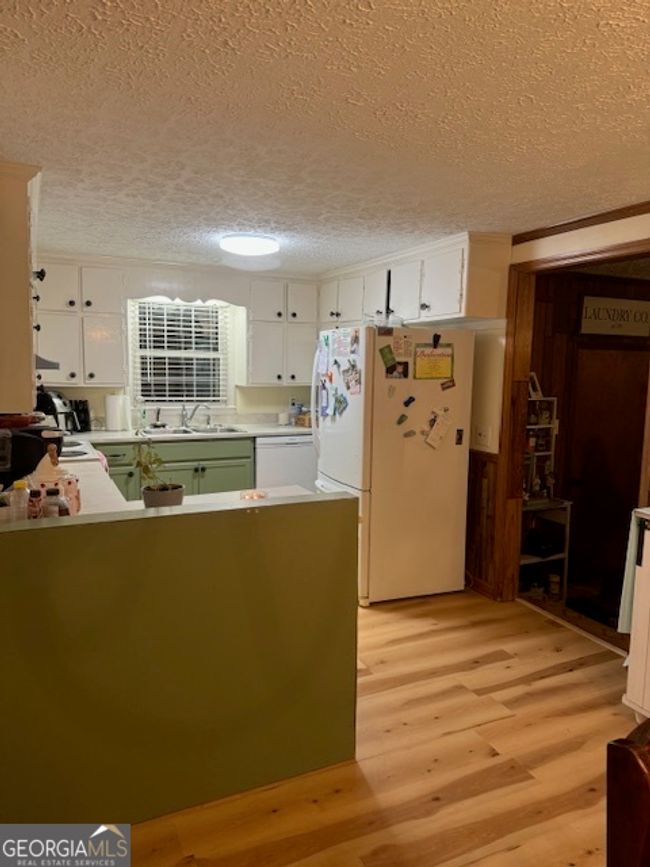 105 Laurel Dr, House other with 2 bedrooms, 1 bathrooms and 2 parking in cochran GA | Image 6