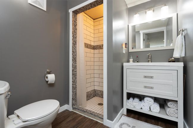 36 - LL Bathroom.jpg | Image 36