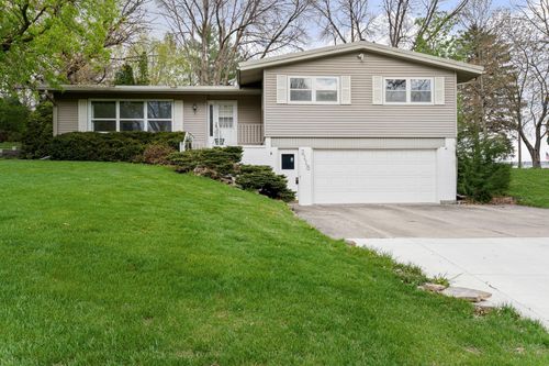 2115 Linn Dr, Owatonna, MN, 55060-4214 | Card Image