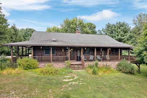 6894 Swamp St Ne, Hartville, OH, 44632-9323 | Card Image