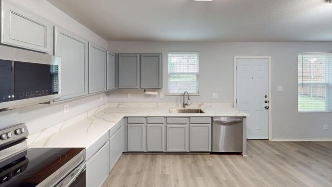 5301 Mountain Pointe Dr, House other with 4 bedrooms, 3 bathrooms and null parking in McKinney TX | Image 4
