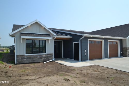 4121 Ivory Ln, Bismarck, ND, 58503-4401 | Card Image