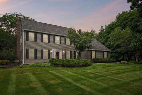237 Hickory Drive, Delafield, WI, 53018 | Card Image