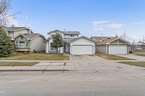 395 Millrise Dr Sw, Calgary, AB, T2Y2C7 | Card Image