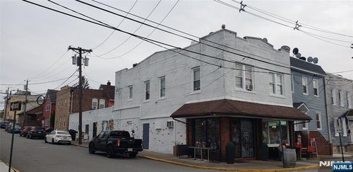 17 Summer St, Lodi, NJ, 07644-2351 | Card Image