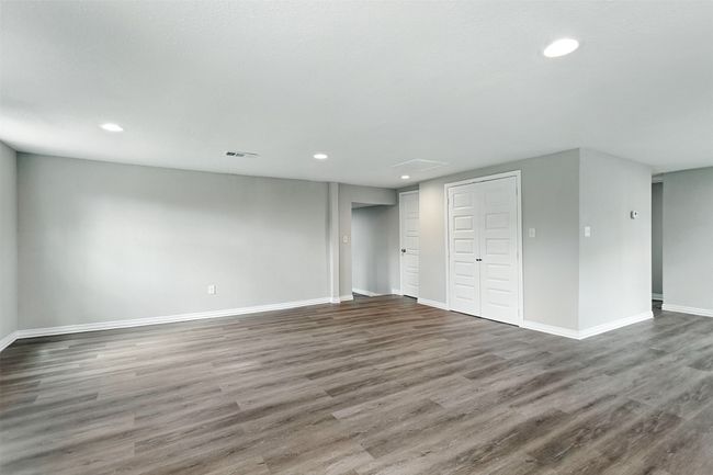 Spacious living room area | Image 5