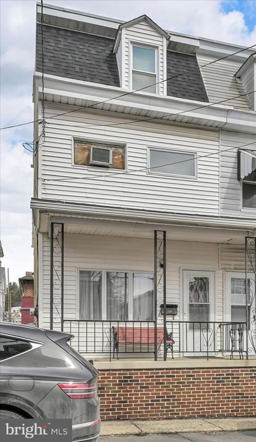 412 Carbon St, MINERSVILLE, PA, 17954-1208 | Card Image