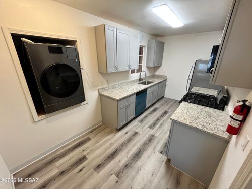 a-2220 E Grant Rd, Tucson, AZ, 85719-3413 | Card Image