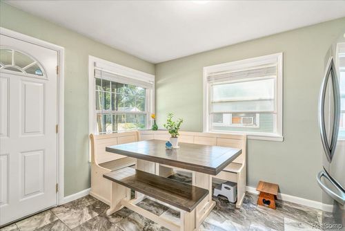 33431 Bendon Ct, Westland, MI, 48186-4656 | Card Image