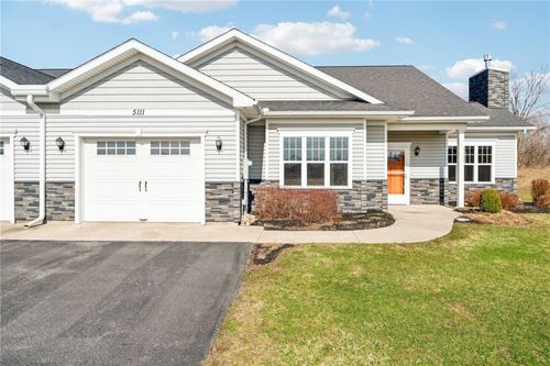 5111 Red Oak Ln, Batavia, NY, 14020-9633 | Card Image