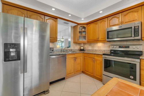 apt-301-7340 Lake Circle Dr, Margate, FL, 33063-4876 | Card Image