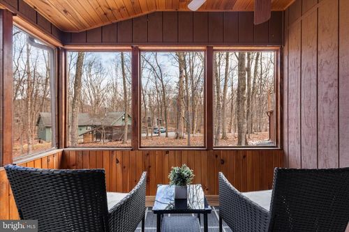 111 Bob White Ln, HEDGESVILLE, WV, 25427-7016 | Card Image