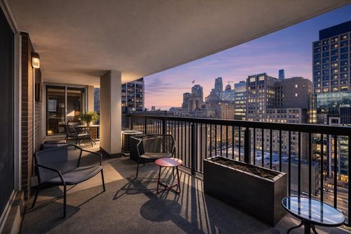 apt-22b-201 Chestnut St, Chicago, IL, 60611-7386 | Card Image