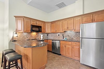 102 - 48 Forest St, Condo with 1 bedrooms, 1 bathrooms and 1 parking in Medford MA | Image 3