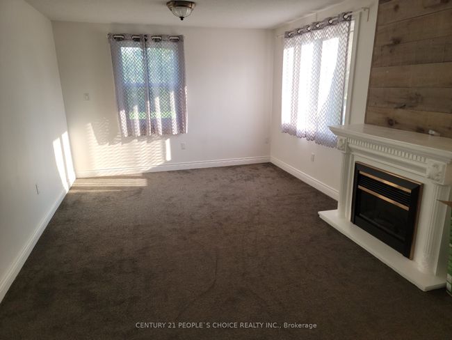 27 South Dr, House other with 3 bedrooms, 2 bathrooms and 5 parking in Dundas ON | Image 6
