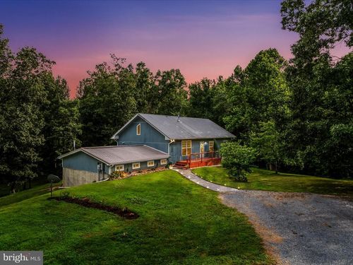 318 Householder Rd, HEDGESVILLE, WV, 25427-3229 | Card Image