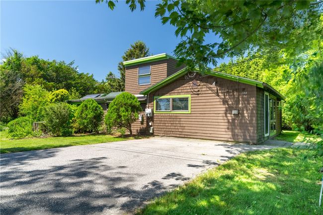 142 Honeyman Ave, Home with 3 bedrooms, 3 bathrooms and 5 parking in Middletown RI | Image 24