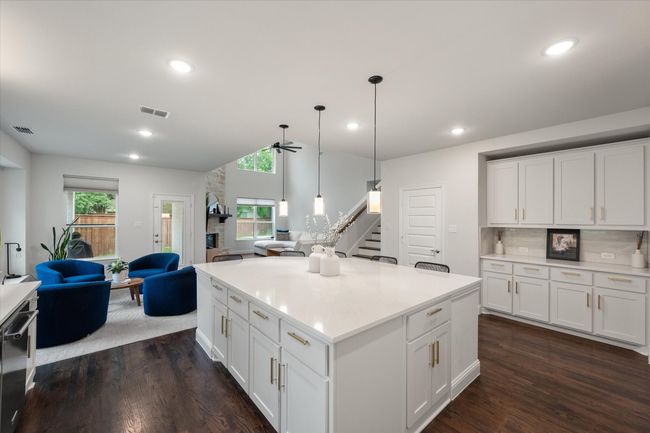 Ample cabinet and counter space! | Image 17