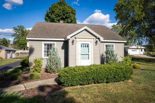 11 Maple St, Greens Fork, IN, 47345-9778 | Card Image