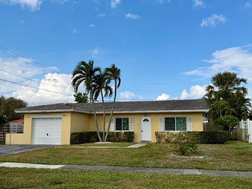 3 Forest Hills Ln, Boca Raton, FL, 33431-3902 | Card Image