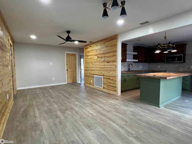 5164 Augusta Main Rd, Home with 2 bedrooms, 1 bathrooms and 2 parking in Wever IA | Image 6