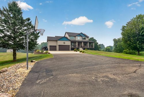 5524 188th Ave Ne, Wyoming, MN, 55092-9775 | Card Image