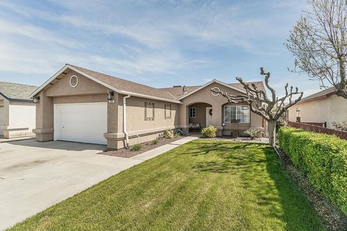 208 Kelly Ave, Parlier, CA, 93648-2489 | Card Image