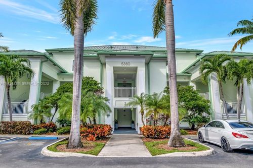 914-5300 Nw 87th Ave, Doral, FL, 33178-2102 | Card Image