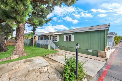 spc-60-16600 Downey Ave, Paramount, CA, 90723-6558 | Card Image