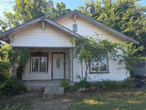 905 W Walker St, Breckenridge, TX, 76424-3301 | Card Image