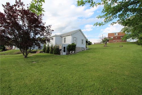 4003 Everlawn St, West Mifflin, PA, 15122-2109 | Card Image