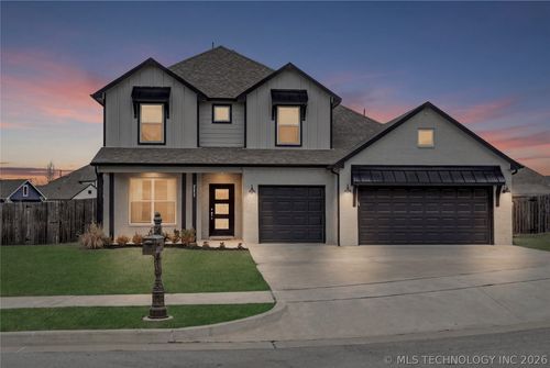 711 W 53rd Pl, Sand Springs, OK, 74063-3398 | Card Image