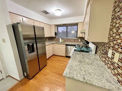 2010 Abbey Cir, Austin, TX, 78727-4401 | Card Image