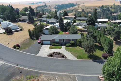 611 E Valleyview, Colfax, WA, 99111 | Card Image