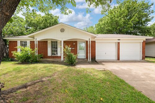 721 Sw Hillside Dr, Burleson, TX, 76028-5236 | Card Image