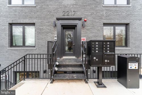 102-2217 40th St Nw, WASHINGTON, DC, 20007-1733 | Card Image