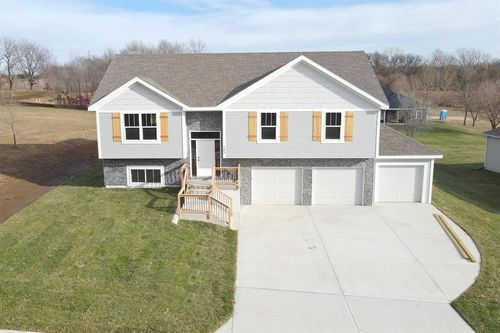 103 Sally Cir, Dearborn, MO, 64439-5507 | Card Image
