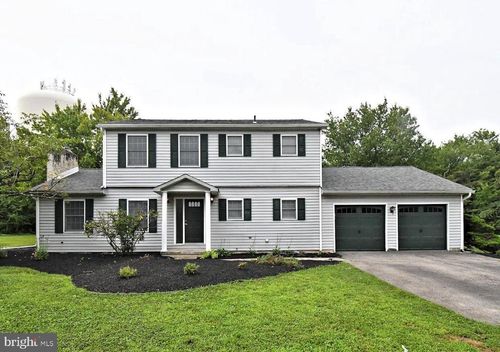 214 Crest Dr, Sellersville, PA, 18960-1828 | Card Image