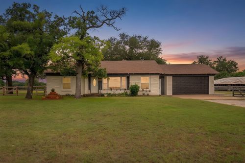 300 S Caddo St, Lipan, TX, 76462-2022 | Card Image
