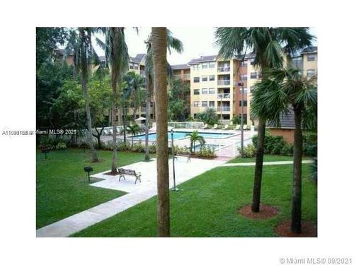 apt-250-8290 Lake Dr, Doral, FL, 33166-4630 | Card Image