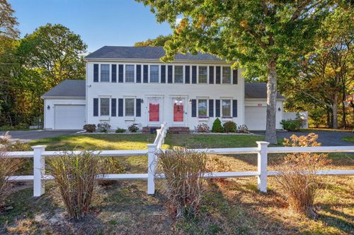 33 Higgins Crowell Rd, West Yarmouth, MA, 02673-3402 | Card Image